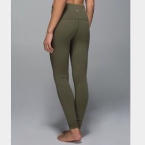 Lululemon Wunder Under HR REVERSIBLE pant Olive!